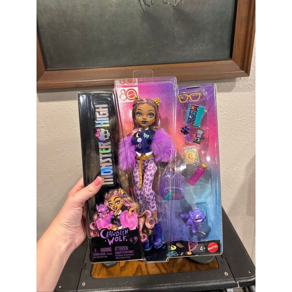 Monster High Clawdeen Wolf Doll with Pet Dog Crescent and Accessories Backpack